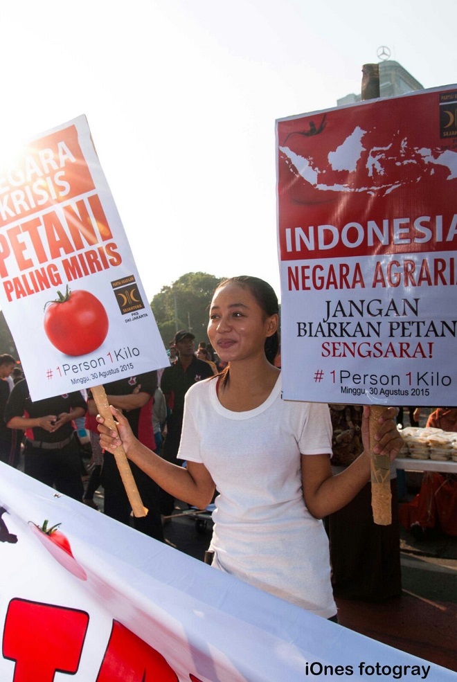 Warga Jakarta Sambut Aksi Save Petani Tomat (PKS Jakarta)