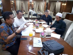 Yusuf Mansur dan Penasehat Hukum, Menandatangani Akta Perdamaian 